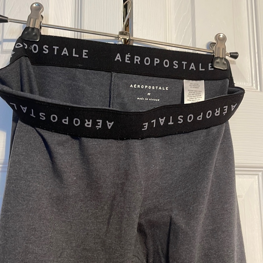 Aeropostale gray leggings in size Medium